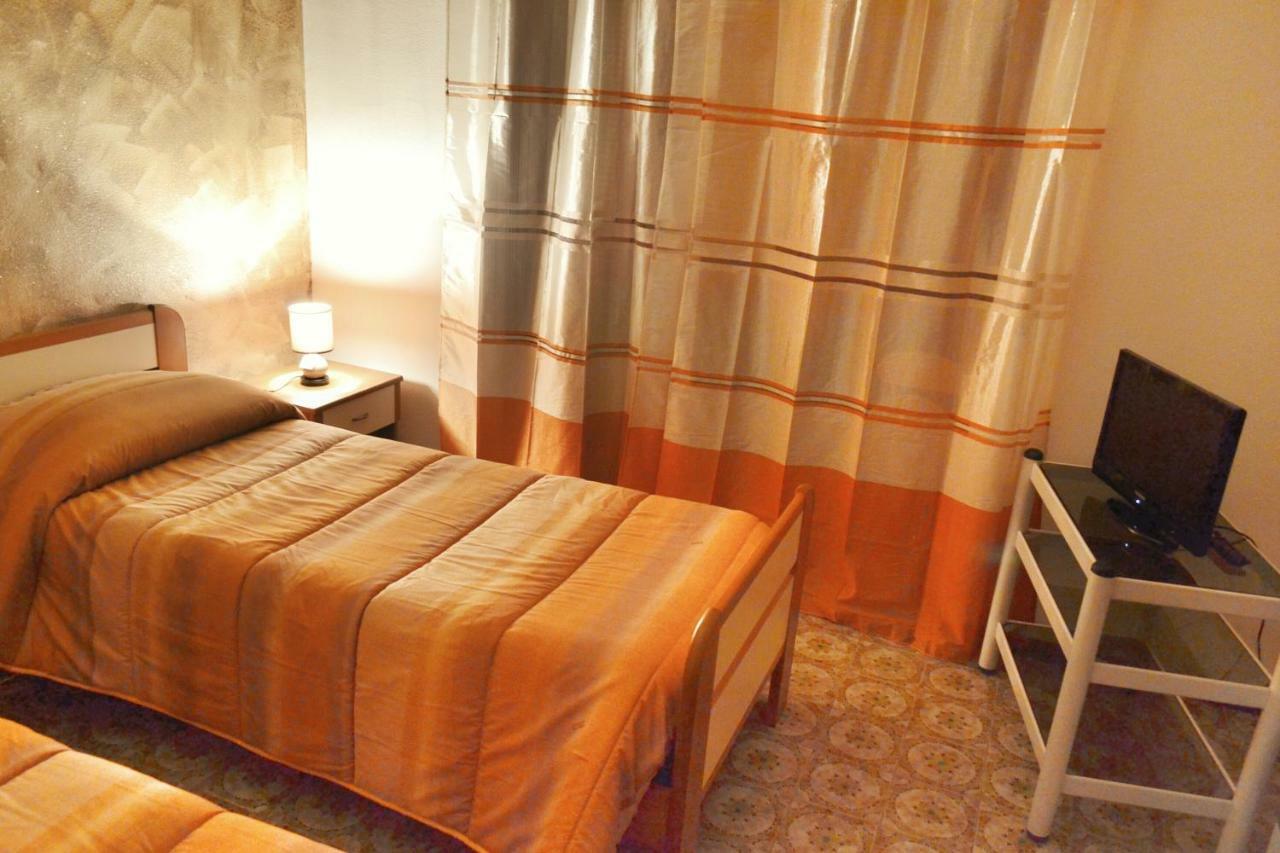 B&B Lungomare 卡塔尼亚 外观 照片